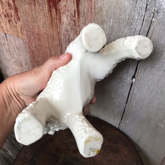 Vintage Hull #287 Lamb Planter - Picture 5 of 6